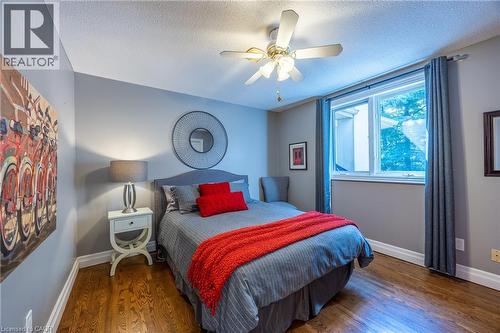 1338 Prince Albert Court, Mississauga, ON - Indoor Photo Showing Bedroom