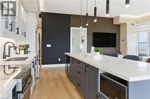 550 North Service Road Unit# 1404, Grimsby, ON - Indoor Photo Showing Kitchen