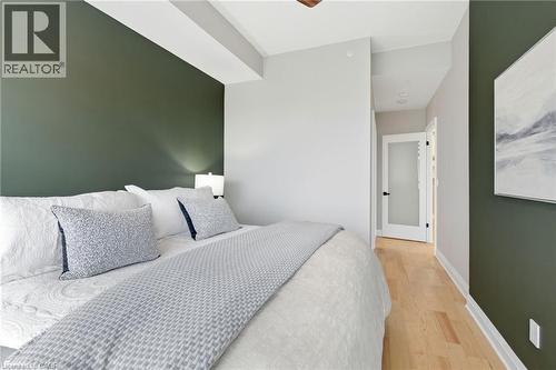 550 North Service Road Unit# 1404, Grimsby, ON - Indoor Photo Showing Bedroom