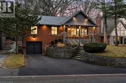 759 SHADELAND Avenue  Burlington, ON L7T 2M2