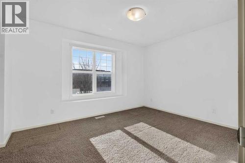 512 Evanston Drive Nw, Calgary, AB - Indoor Photo Showing Other Room