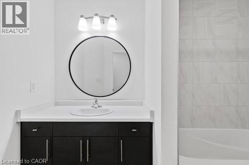 37 Delena Avenue S, Hamilton, ON - Indoor Photo Showing Bathroom