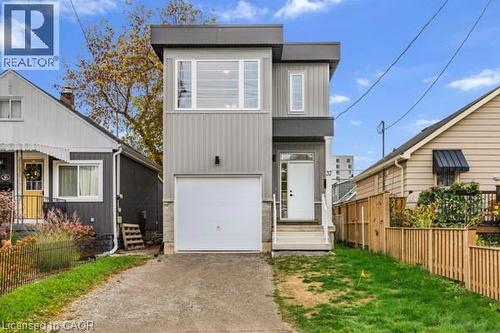 37 Delena Avenue S, Hamilton, ON - Outdoor
