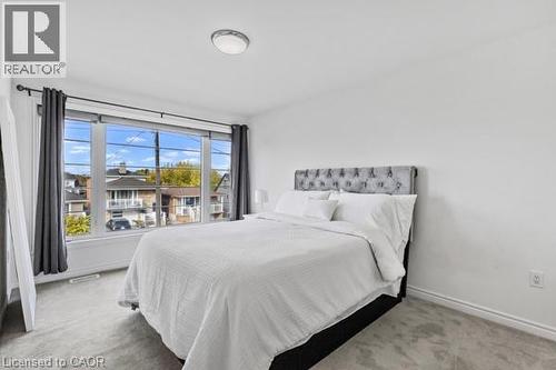 37 Delena Avenue S, Hamilton, ON - Indoor Photo Showing Bedroom