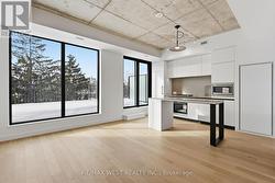 611 - 1720 BAYVIEW AVENUE W  Toronto, ON M4G 3C4