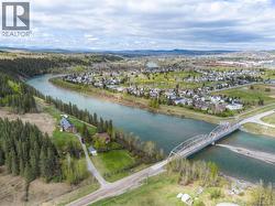 Close to the amenities of Cochrane while having the quiet and calm of the river valley! - 
