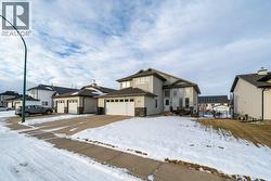 20 Cottonwood Close SW  Medicine Hat, AB T1B 4R5