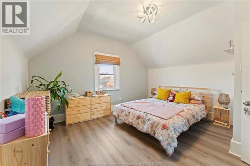 977 Gladstone, Windsor, ON - Indoor Photo Showing Bedroom