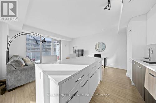 901 - 111 Champagne Avenue S, Ottawa, ON - Indoor Photo Showing Kitchen With Upgraded Kitchen
