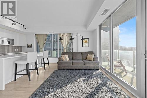 901 - 111 Champagne Avenue S, Ottawa, ON - Indoor