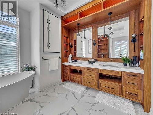 16 Westlake Boulevard, Brantford, ON - Indoor Photo Showing Bathroom