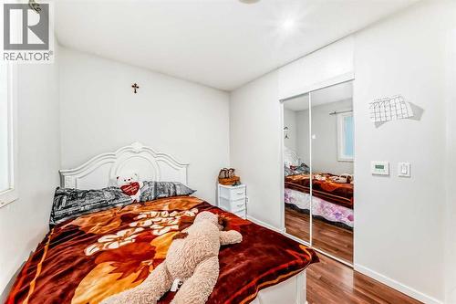 Bedroom 1 - 707 Malvern Drive Ne, Calgary, AB - Indoor Photo Showing Bedroom