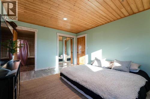 21054 A Range Road 264, Cardston, AB - Indoor Photo Showing Bedroom