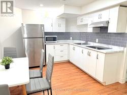 BASEMENT APARTMENT - 2537 AMBERCROFT TRAIL  Mississauga, ON L5M 4K5