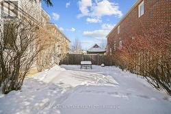 Mature landscaping offering added privacy - 