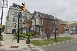 123 TRAFALGAR ROAD  Oakville, ON L6J 3G4