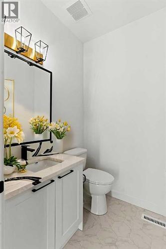 8 Ranchers Meadows, Okotoks, AB - Indoor Photo Showing Bathroom