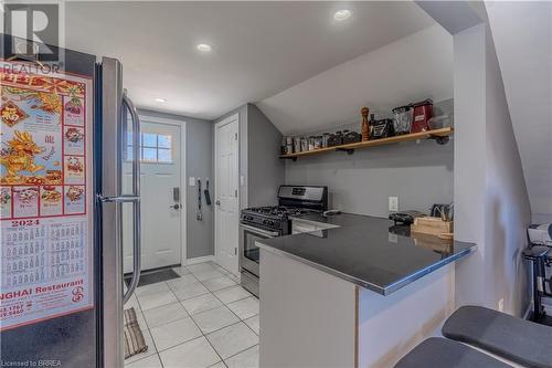 21 Wade Avenue, Brantford, ON - Indoor