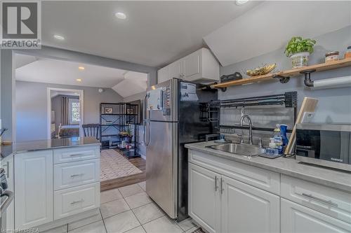 21 Wade Avenue, Brantford, ON - Indoor Photo Showing Kitchen