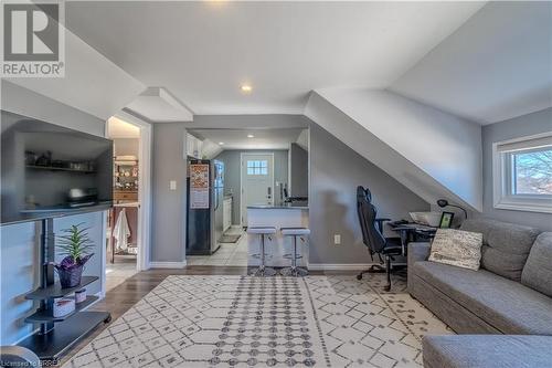 21 Wade Avenue, Brantford, ON - Indoor