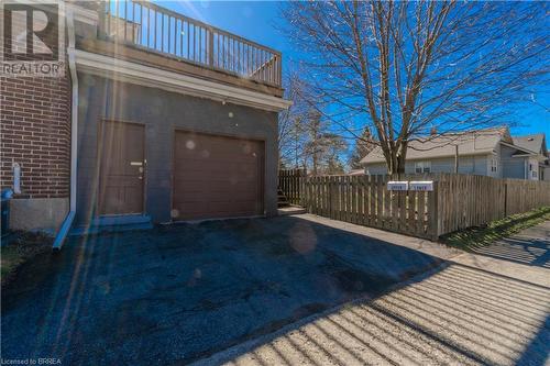 21 Wade Avenue, Brantford, ON - Outdoor