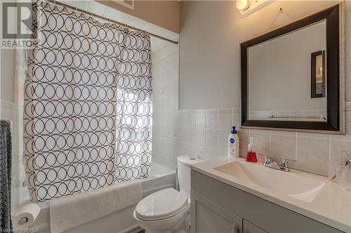 21 Wade Avenue, Brantford, ON - Indoor Photo Showing Bathroom