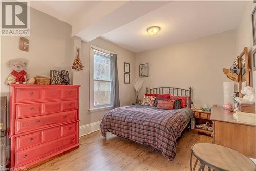 21 Wade Avenue, Brantford, ON - Indoor Photo Showing Bedroom