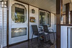 Property entrance with a porch - 