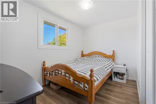 879 Upper Sherman Avenue, Hamilton, ON - Indoor Photo Showing Bedroom