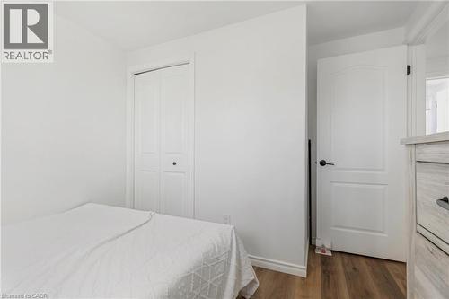 879 Upper Sherman Avenue, Hamilton, ON - Indoor Photo Showing Bedroom