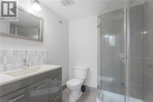 879 Upper Sherman Avenue, Hamilton, ON - Indoor Photo Showing Bathroom