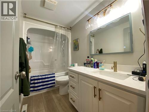 24 Queenslea Drive, Hamilton, ON - Indoor Photo Showing Bathroom