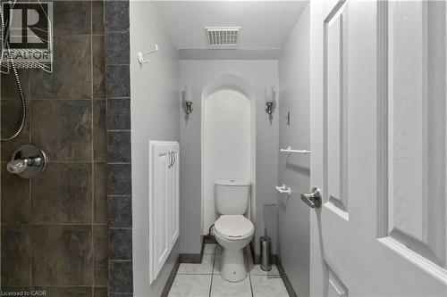 6 Equestrian Court, Brantford, ON - Indoor Photo Showing Bathroom