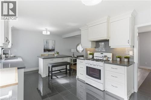 5372 Spruce Avenue, Burlington, ON - Indoor Photo Showing Kitchen