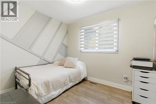 5372 Spruce Avenue, Burlington, ON - Indoor Photo Showing Bedroom