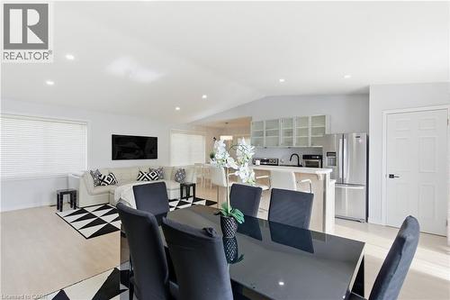 5372 Spruce Avenue, Burlington, ON - Indoor Photo Showing Dining Room