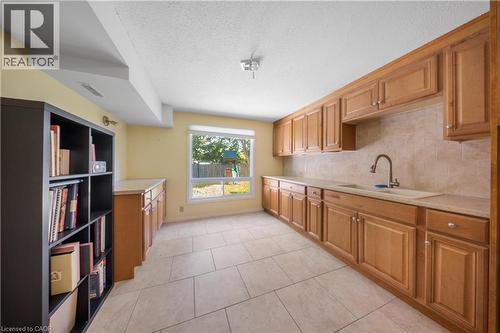 54 Pathfinder Crescent, Kitchener, ON - Indoor Photo Showing Kitchen