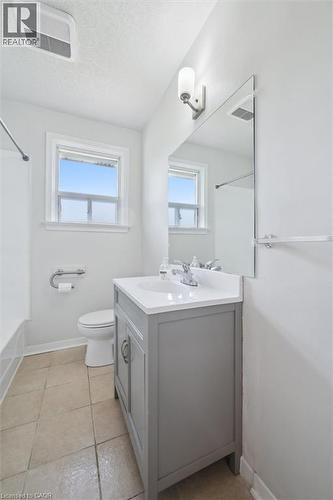 2237 Joyce Street, Burlington, ON - Indoor Photo Showing Bathroom