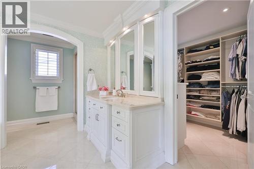 342 Pomona Avenue, Burlington, ON - Indoor Photo Showing Bathroom
