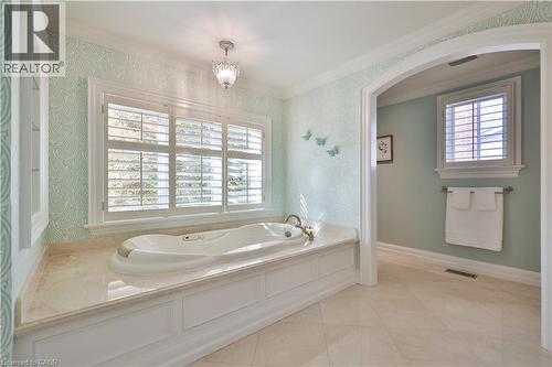 342 Pomona Avenue, Burlington, ON - Indoor Photo Showing Bathroom