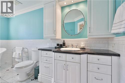 342 Pomona Avenue, Burlington, ON - Indoor Photo Showing Bathroom