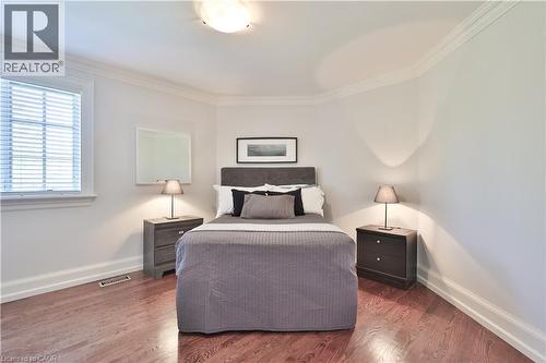 342 Pomona Avenue, Burlington, ON - Indoor Photo Showing Bedroom