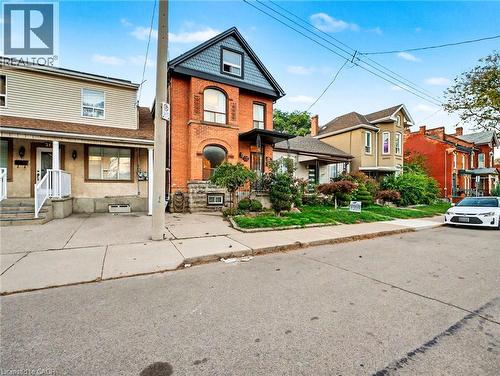 Victorian home with brick siding - 23 Oak Avenue, Hamilton, ON - Outdoor