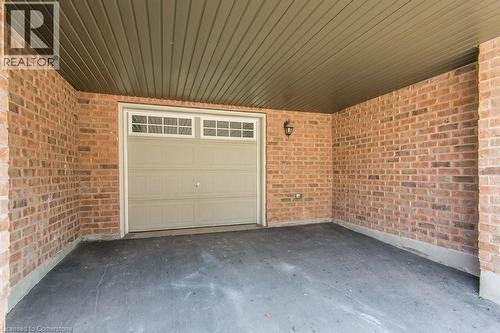 Garage featuring driveway - 386 Linden Drive, Cambridge, ON -  With Exterior