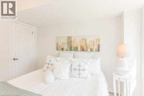 View of bedroom - 386 Linden Drive, Cambridge, ON - Indoor Photo Showing Bedroom