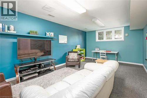 275 Alexander Court, Burlington, ON - Indoor Photo Showing Bedroom