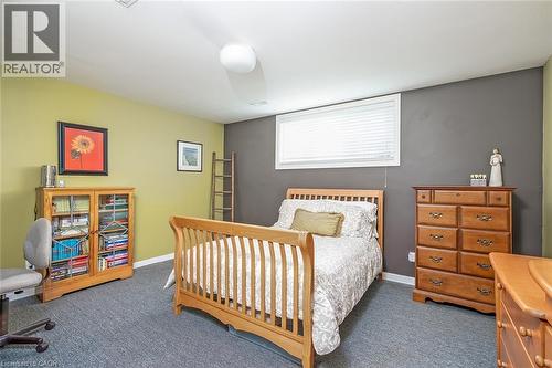 275 Alexander Court, Burlington, ON - Indoor Photo Showing Bedroom