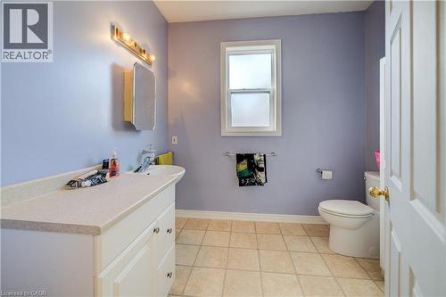 7 Robinson Street S, Grimsby, ON - Indoor Photo Showing Bathroom