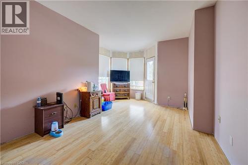 7 Robinson Street S, Grimsby, ON - Indoor