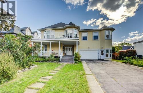 7 Robinson Street S, Grimsby, ON - Outdoor With Deck Patio Veranda With Facade